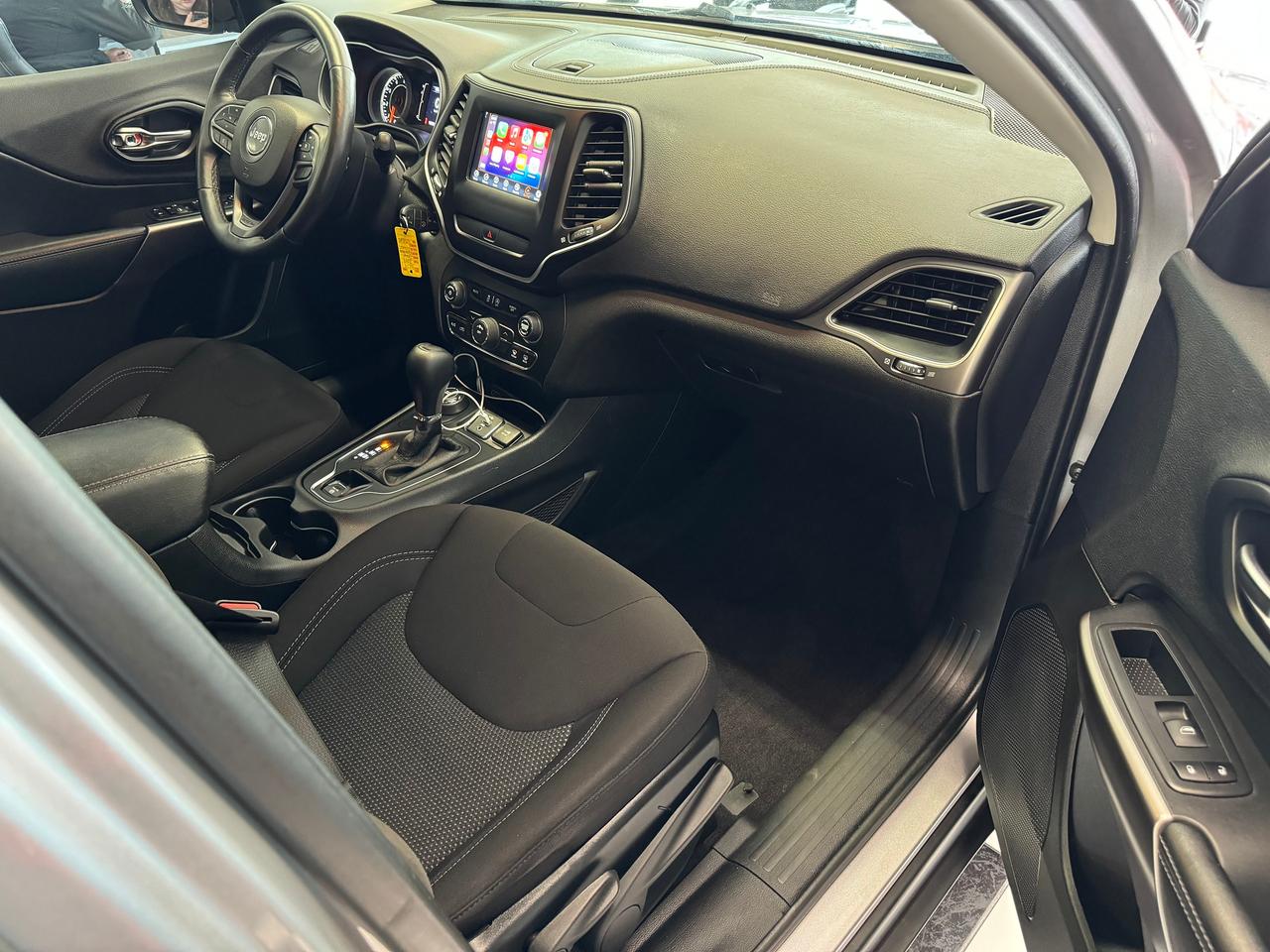 2019 Jeep Cherokee SPORT 4X4+ApplePlay+Heated Steering+CLEAN CARFAX Photo