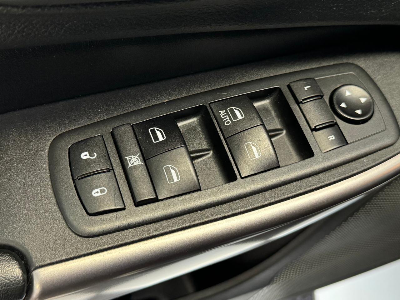 2019 Jeep Cherokee SPORT 4X4+ApplePlay+Heated Steering+CLEAN CARFAX Photo