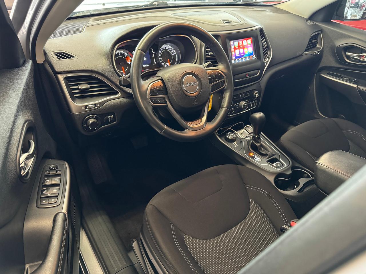 2019 Jeep Cherokee SPORT 4X4+ApplePlay+Heated Steering+CLEAN CARFAX Photo
