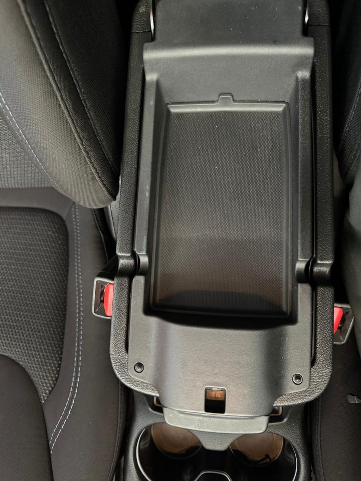 2019 Jeep Cherokee SPORT 4X4+ApplePlay+Heated Steering+CLEAN CARFAX Photo