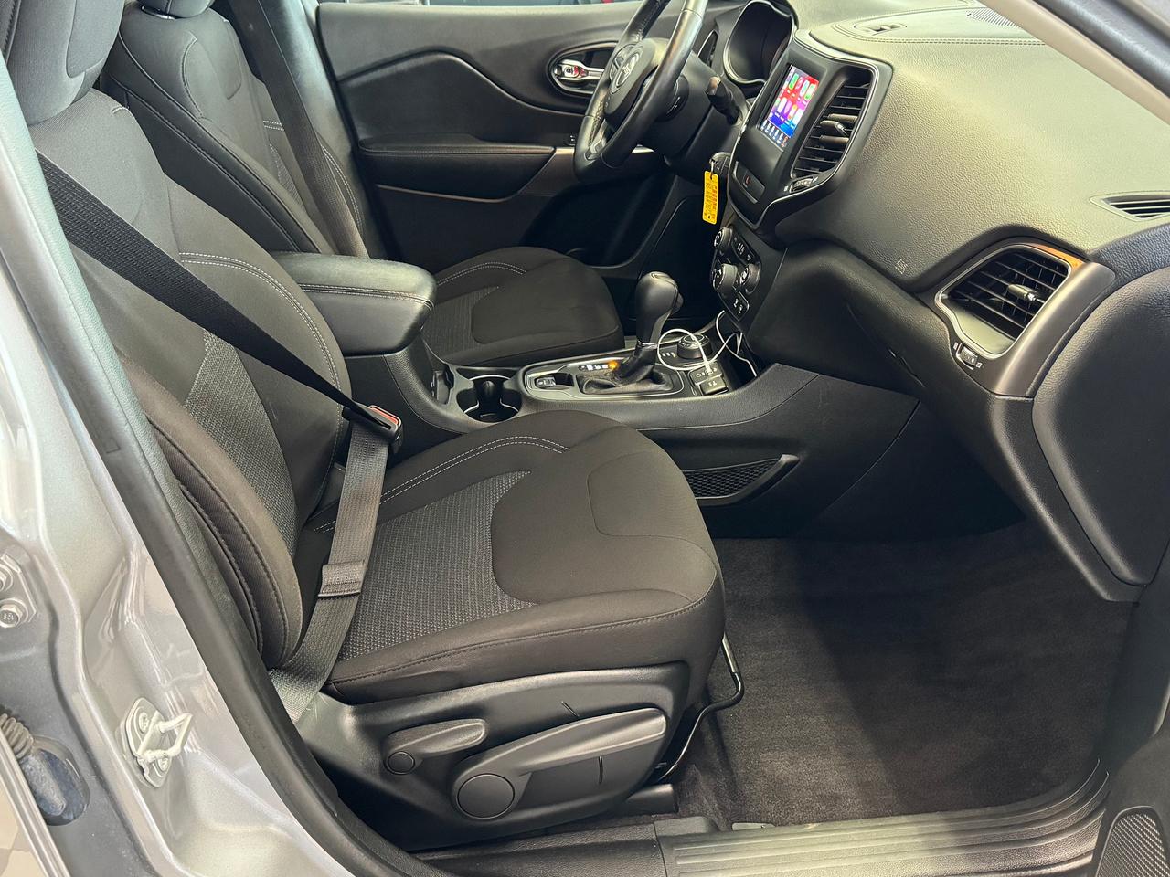 2019 Jeep Cherokee SPORT 4X4+ApplePlay+Heated Steering+CLEAN CARFAX Photo