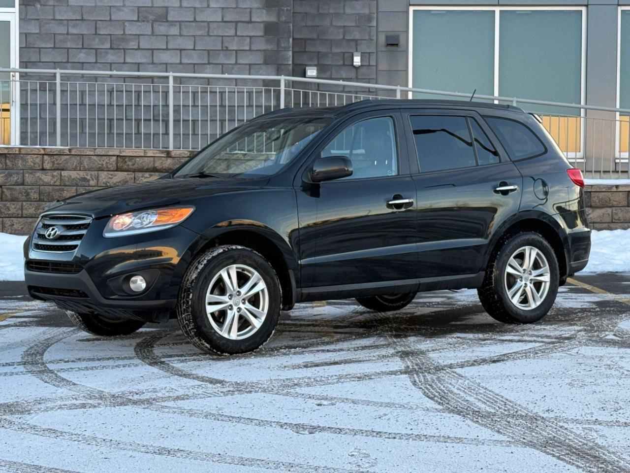 Used 2012 Hyundai Santa Fe LIMITED AWD | LEATHER | PANORAMIC SUNROOF | $0 DOWN for sale in Calgary, AB