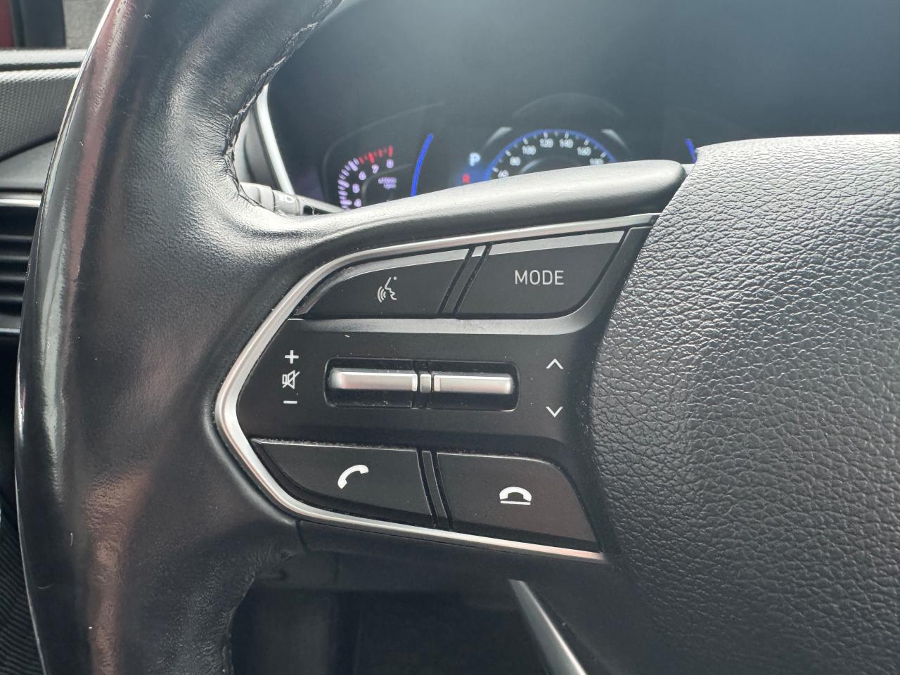 2019 Hyundai Santa Fe 2.0T Ultimate AWD w/Dark Chrome Accent - Photo #15