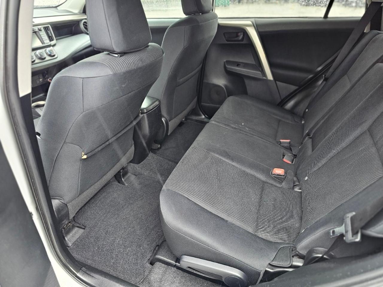 2015 Toyota RAV4 AWD 4dr LE - Photo #16