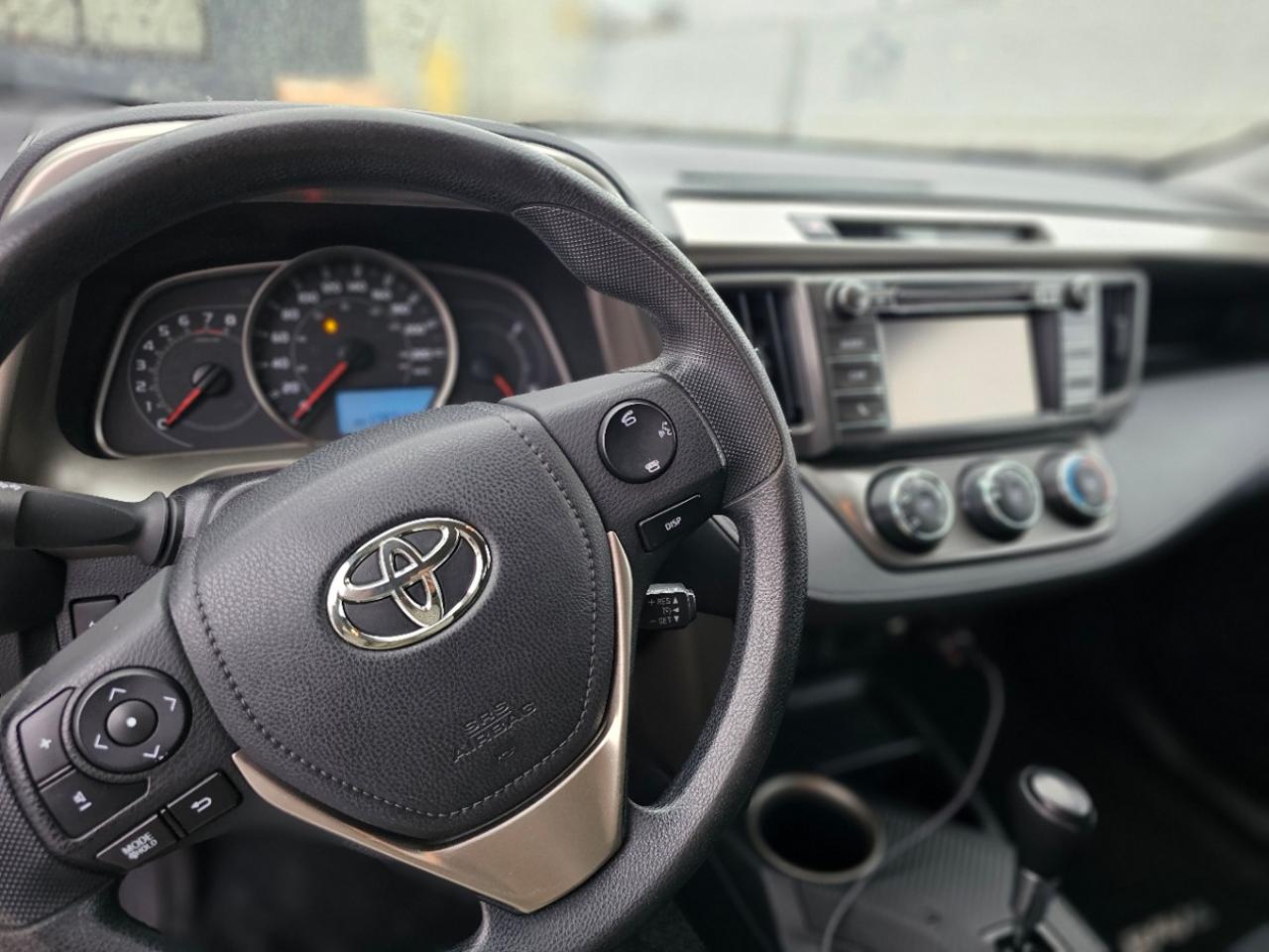 2015 Toyota RAV4 AWD 4dr LE - Photo #11