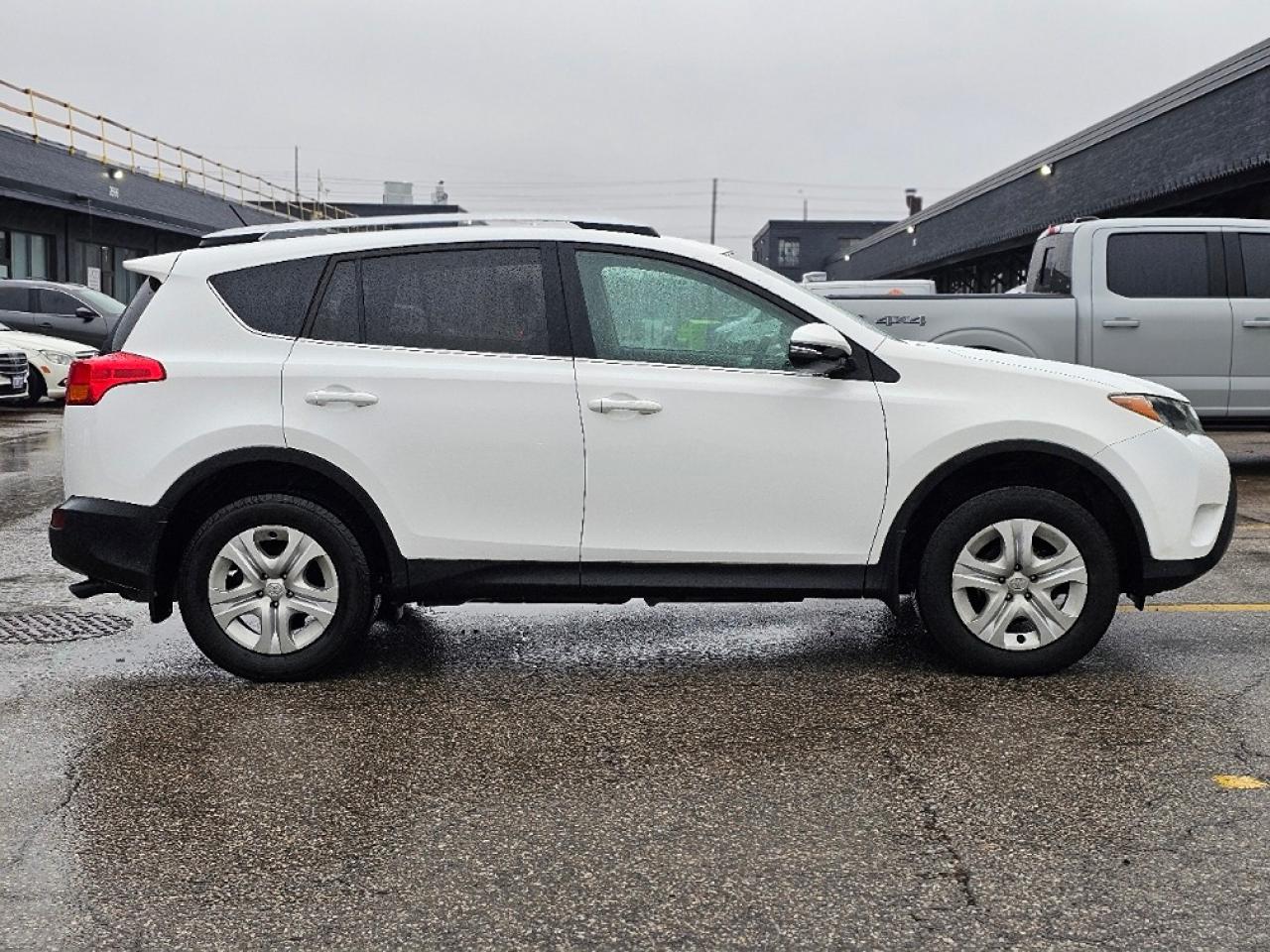 2015 Toyota RAV4 AWD 4dr LE - Photo #6