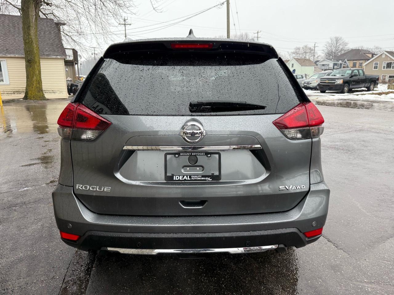 2020 Nissan Rogue SV - Photo #4