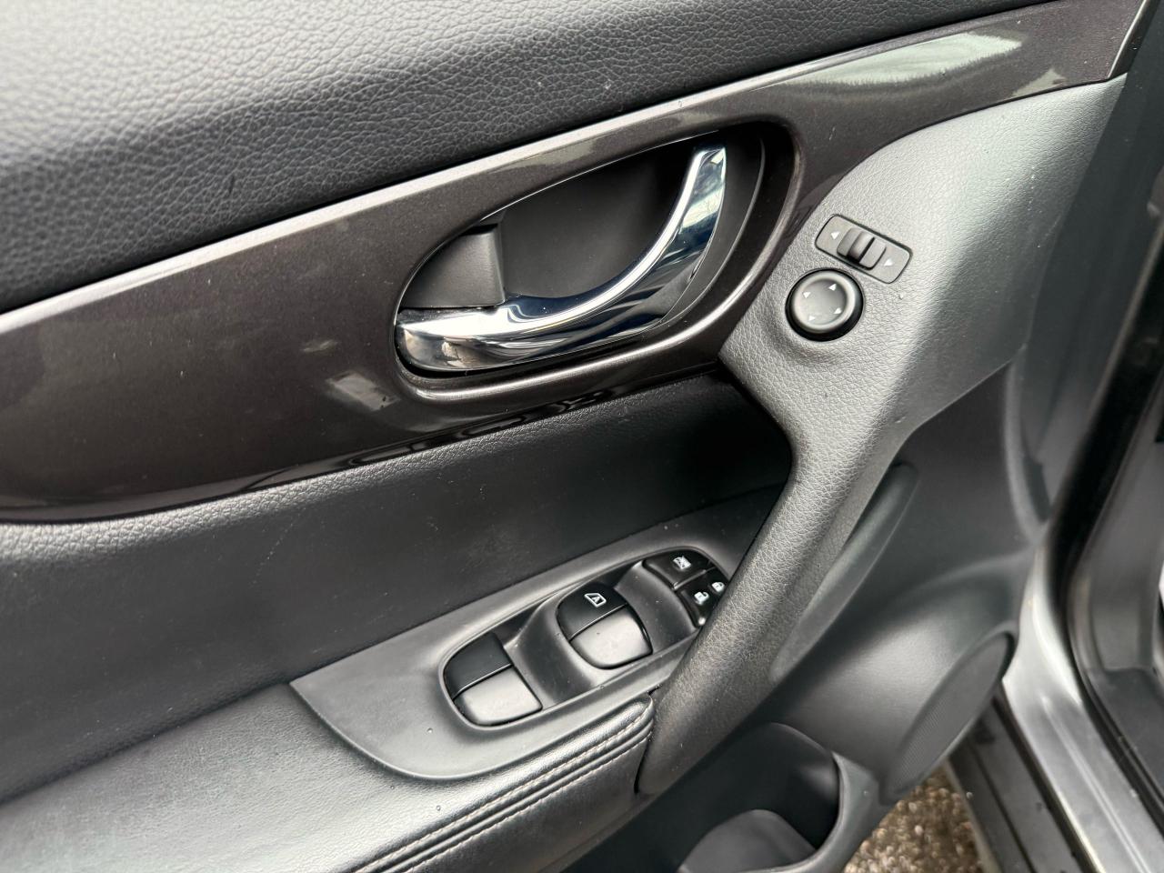 2020 Nissan Rogue SV - Photo #8