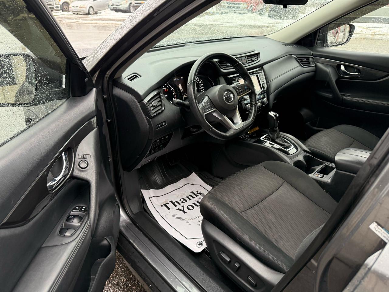 2020 Nissan Rogue SV - Photo #5