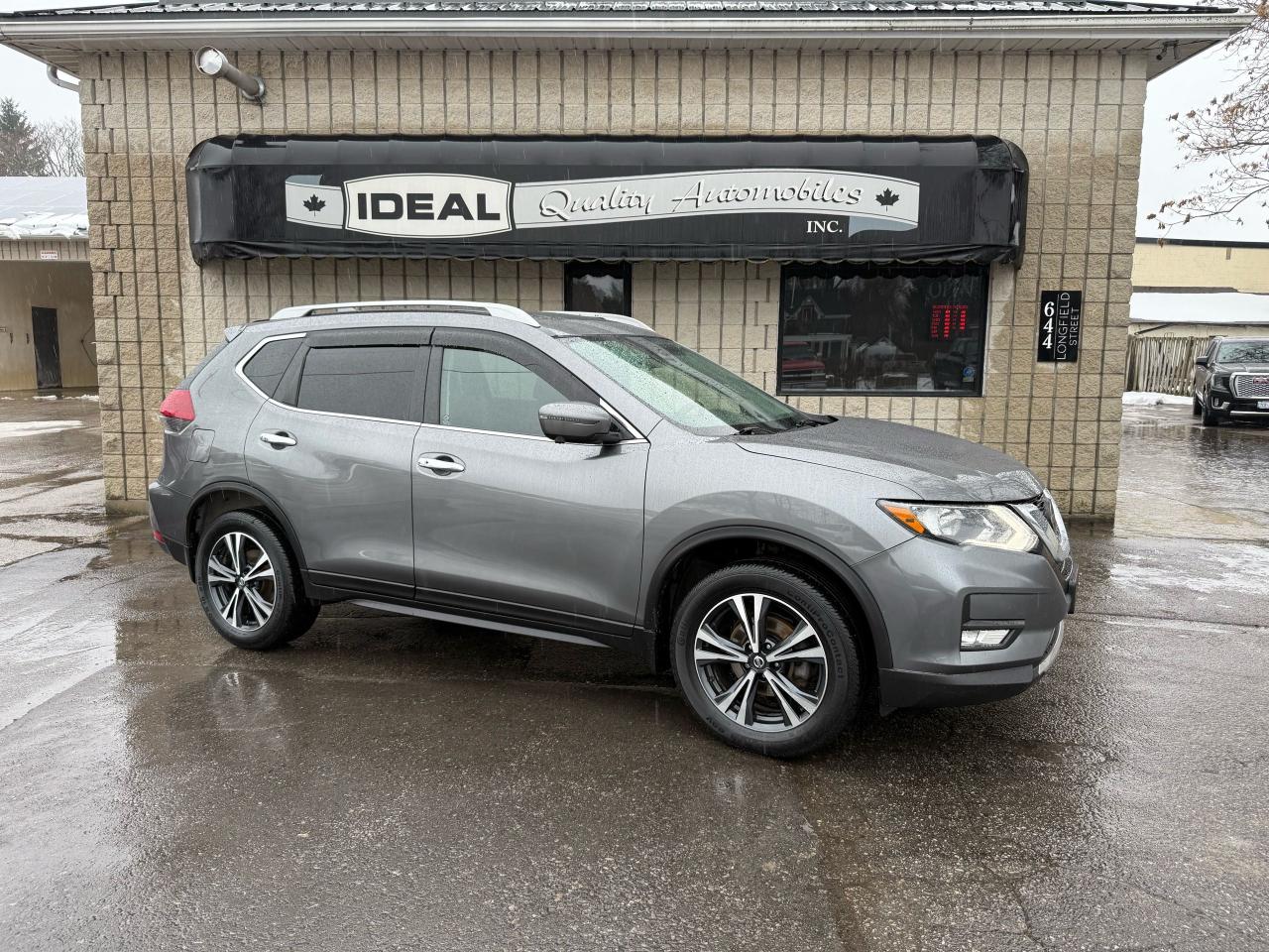 Used 2020 Nissan Rogue SV for sale in Mount Brydges, ON