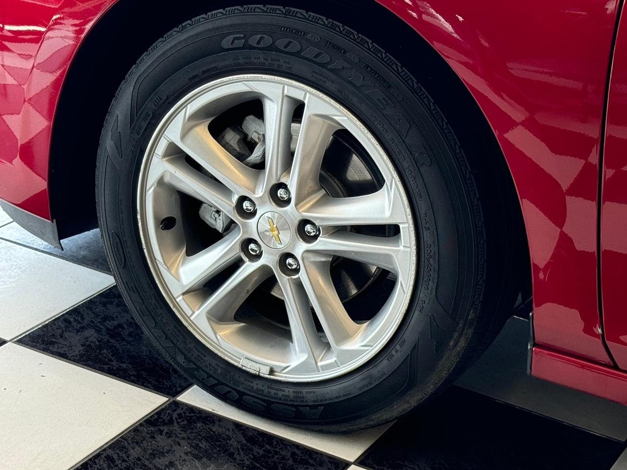 2017 Chevrolet Cruze LT+Camera+Remote Start+ApplePlay+CLEAN CARFAX Photo