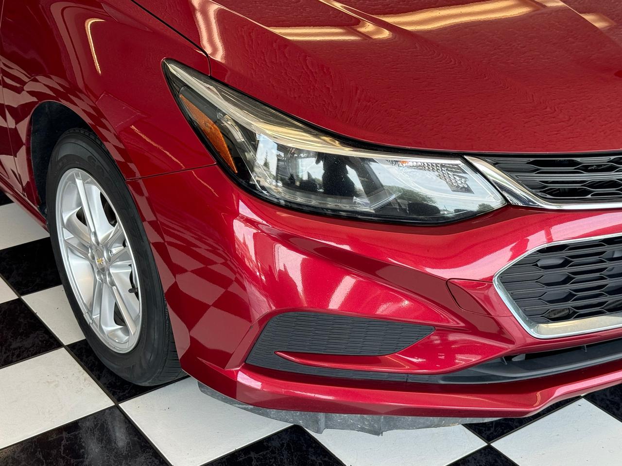 2017 Chevrolet Cruze LT+Camera+Remote Start+ApplePlay+CLEAN CARFAX Photo