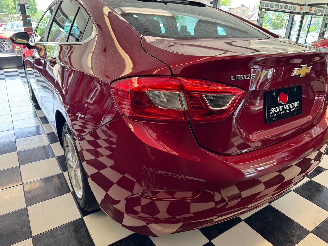 2017 Chevrolet Cruze LT+Camera+Remote Start+ApplePlay+CLEAN CARFAX Photo