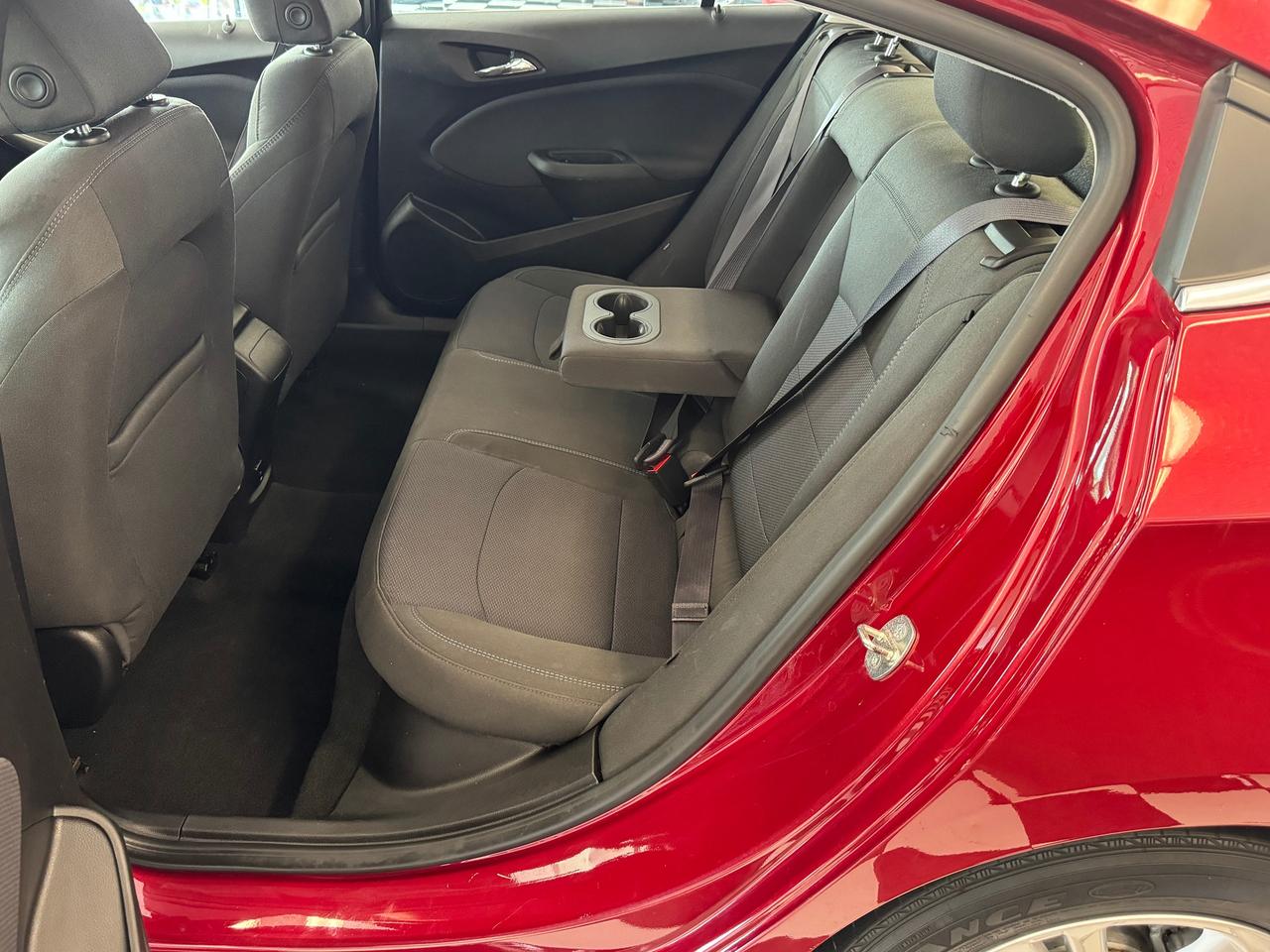 2017 Chevrolet Cruze LT+Camera+Remote Start+ApplePlay+CLEAN CARFAX Photo
