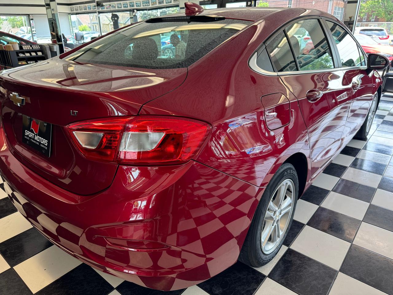 2017 Chevrolet Cruze LT+Camera+Remote Start+ApplePlay+CLEAN CARFAX Photo