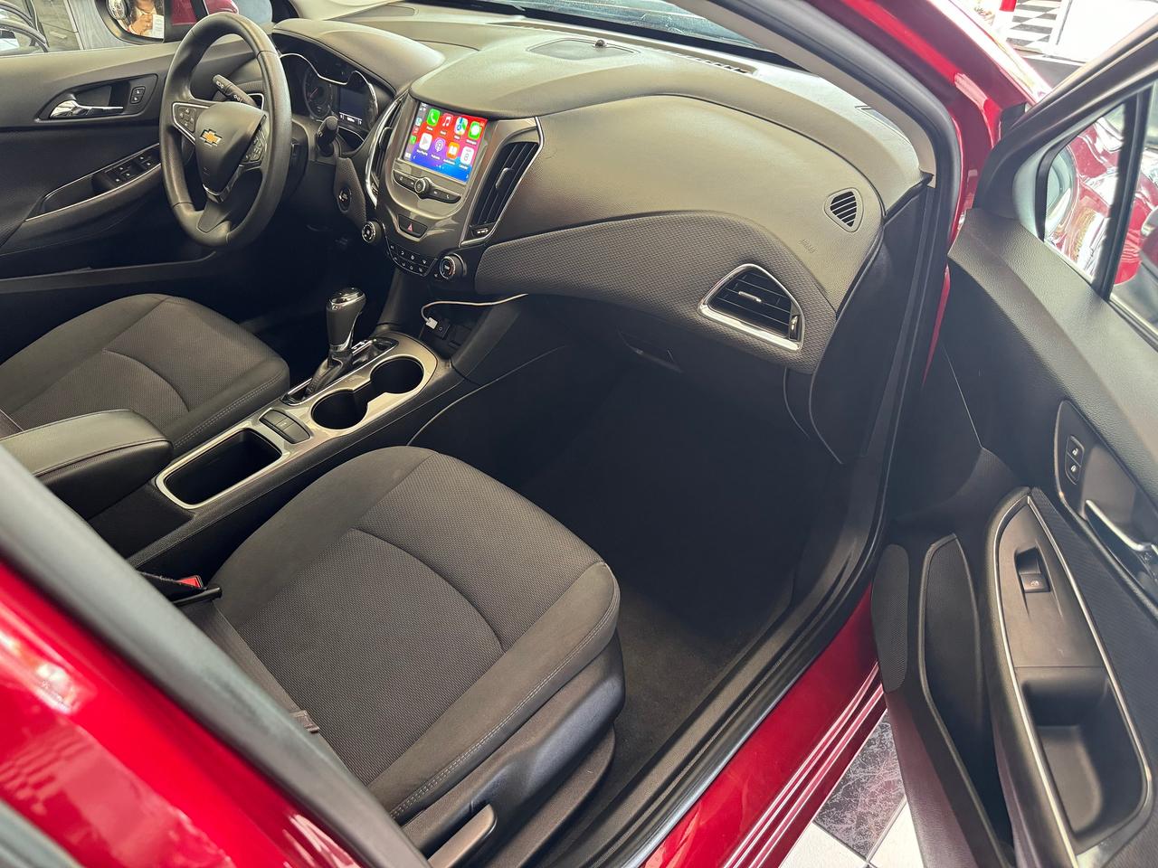 2017 Chevrolet Cruze LT+Camera+Remote Start+ApplePlay+CLEAN CARFAX Photo
