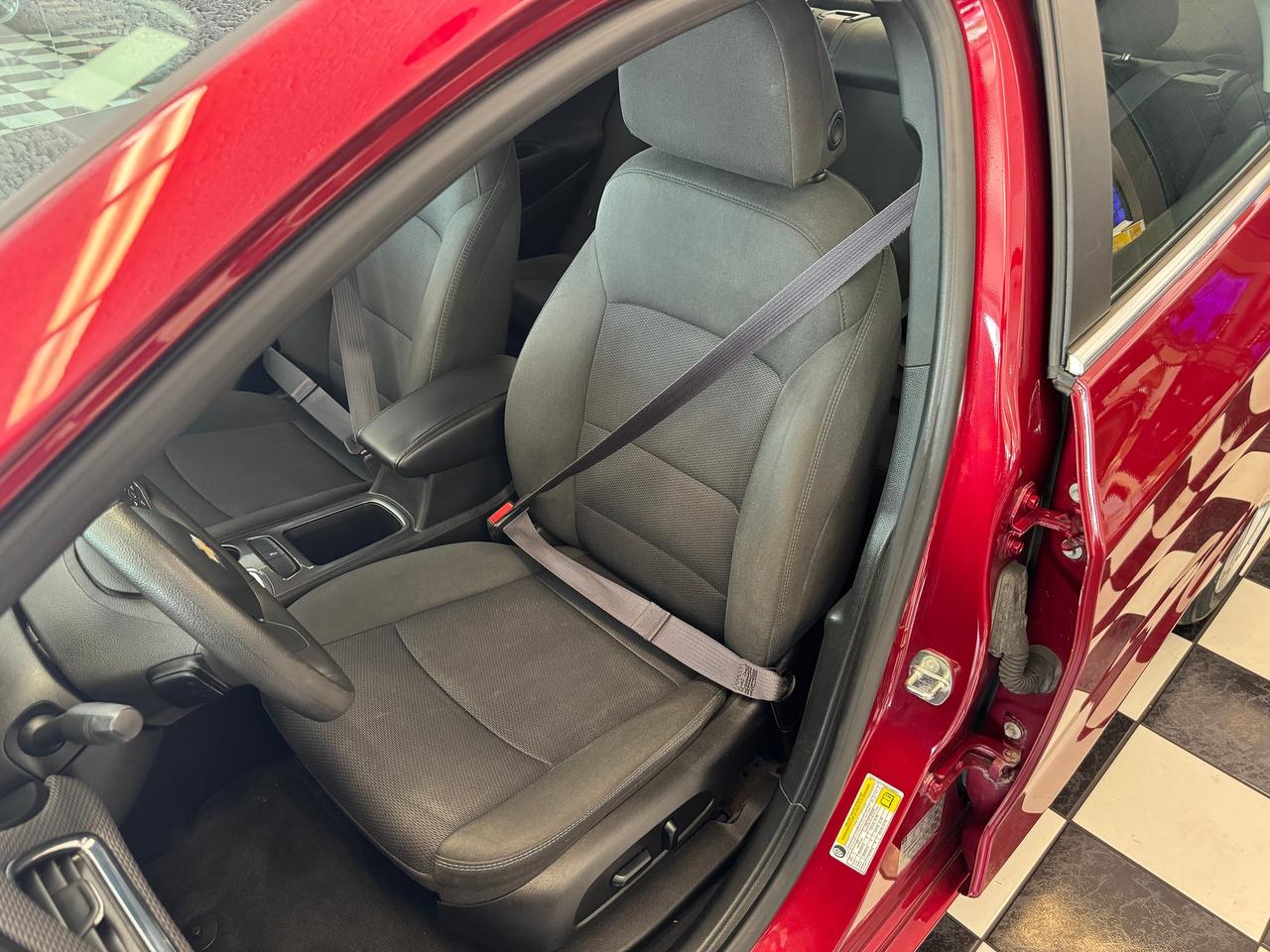 2017 Chevrolet Cruze LT+Camera+Remote Start+ApplePlay+CLEAN CARFAX Photo