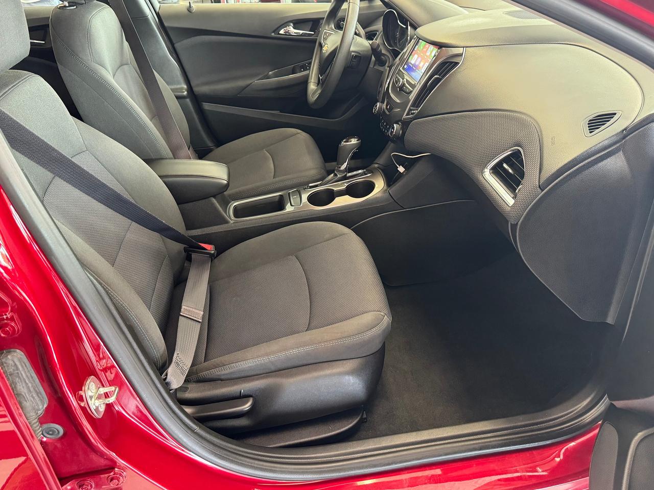 2017 Chevrolet Cruze LT+Camera+Remote Start+ApplePlay+CLEAN CARFAX Photo