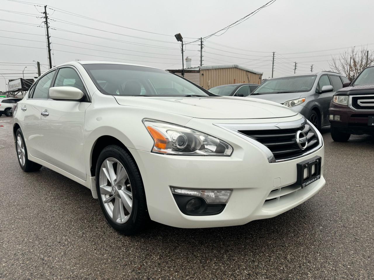 2015 Nissan Altima 2.5 SV Photo2