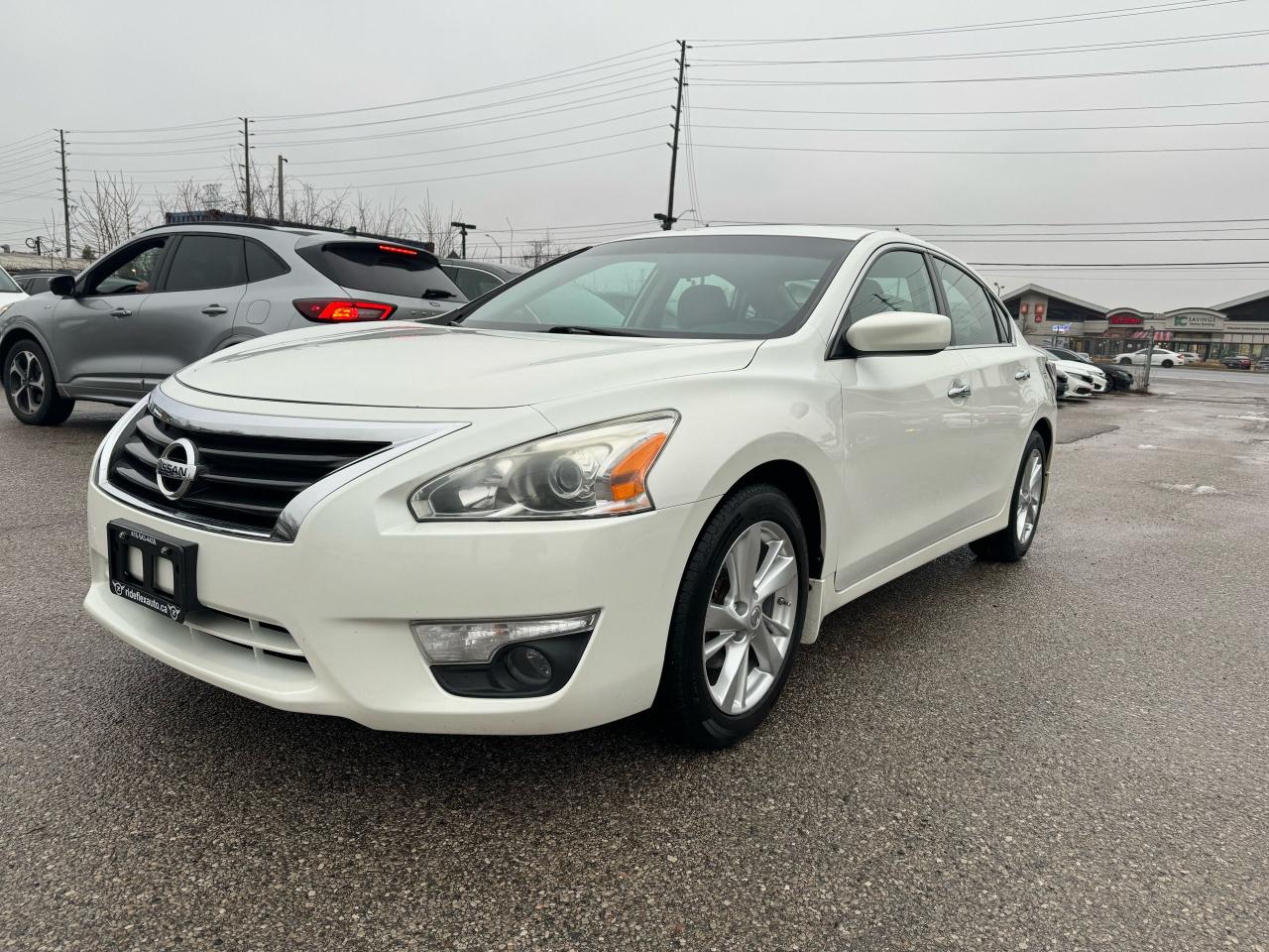 Used 2015 Nissan Altima 2.5 SV for sale in Woodbridge, ON