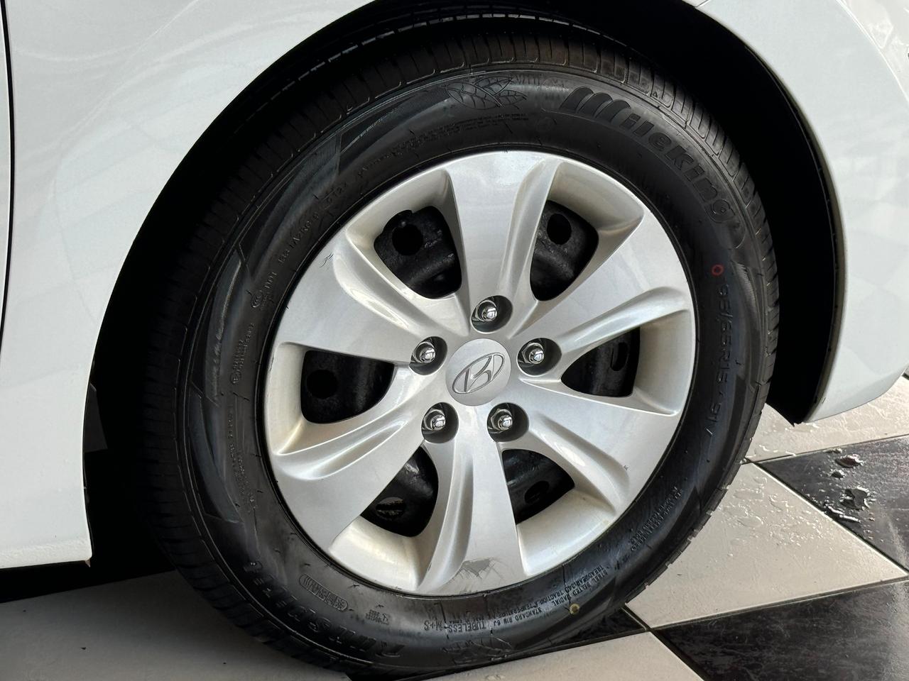 2015 Hyundai Elantra L+New Tires+Brakes+A/C+Keyless Entry Photo