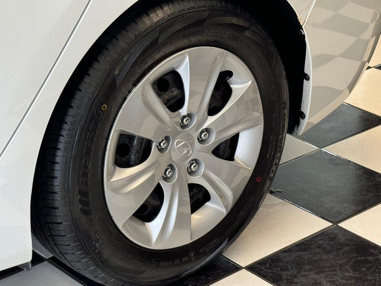 2015 Hyundai Elantra L+New Tires+Brakes+A/C+Keyless Entry Photo