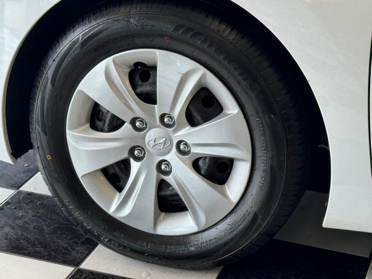 2015 Hyundai Elantra L+New Tires+Brakes+A/C+Keyless Entry Photo
