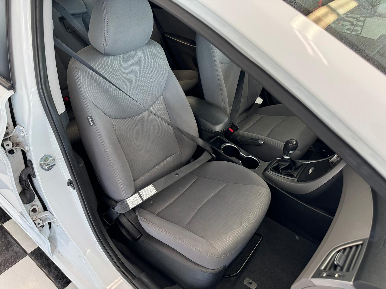 2015 Hyundai Elantra L+New Tires+Brakes+A/C+Keyless Entry Photo