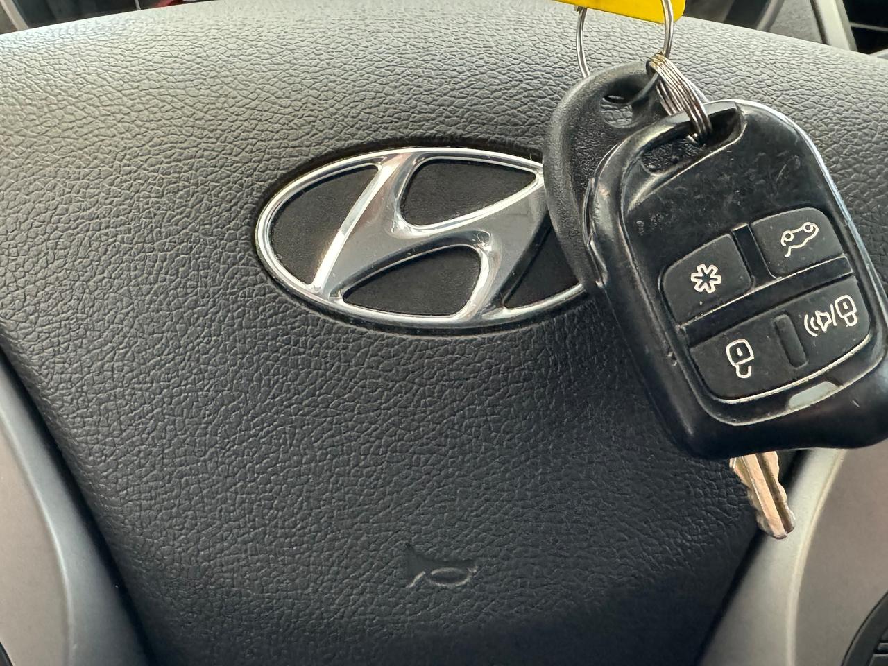 2015 Hyundai Elantra L+New Tires+Brakes+A/C+Keyless Entry Photo