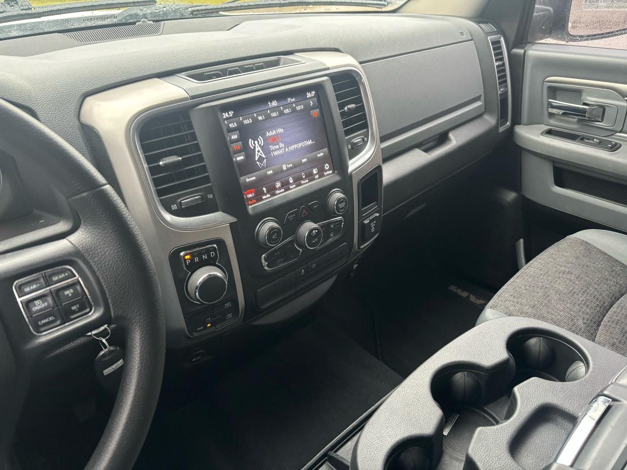 2019 RAM 1500 SLT - Photo #9