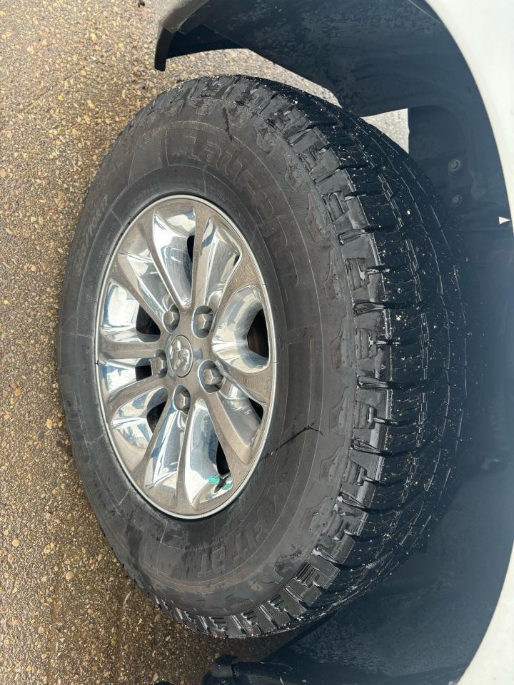 2019 RAM 1500 SLT - Photo #10