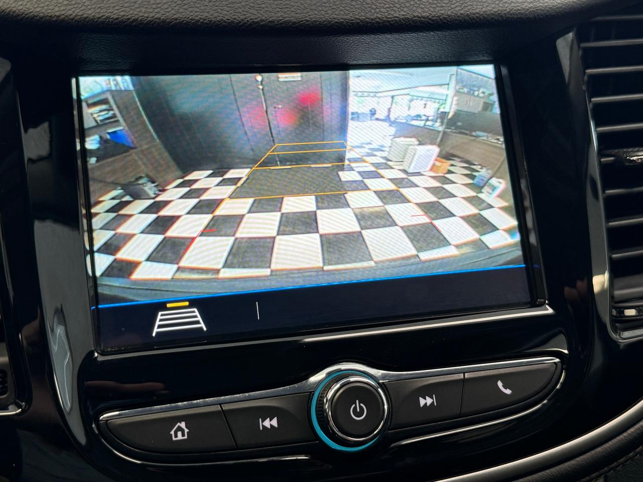 2018 Chevrolet Trax LT+Camera+ApplePlay+Remote Start+CLEAN CARFAX Photo