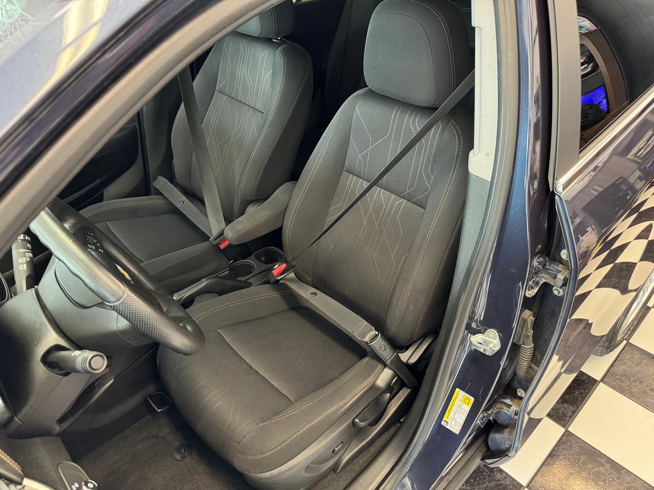 2018 Chevrolet Trax LT+Camera+ApplePlay+Remote Start+CLEAN CARFAX Photo