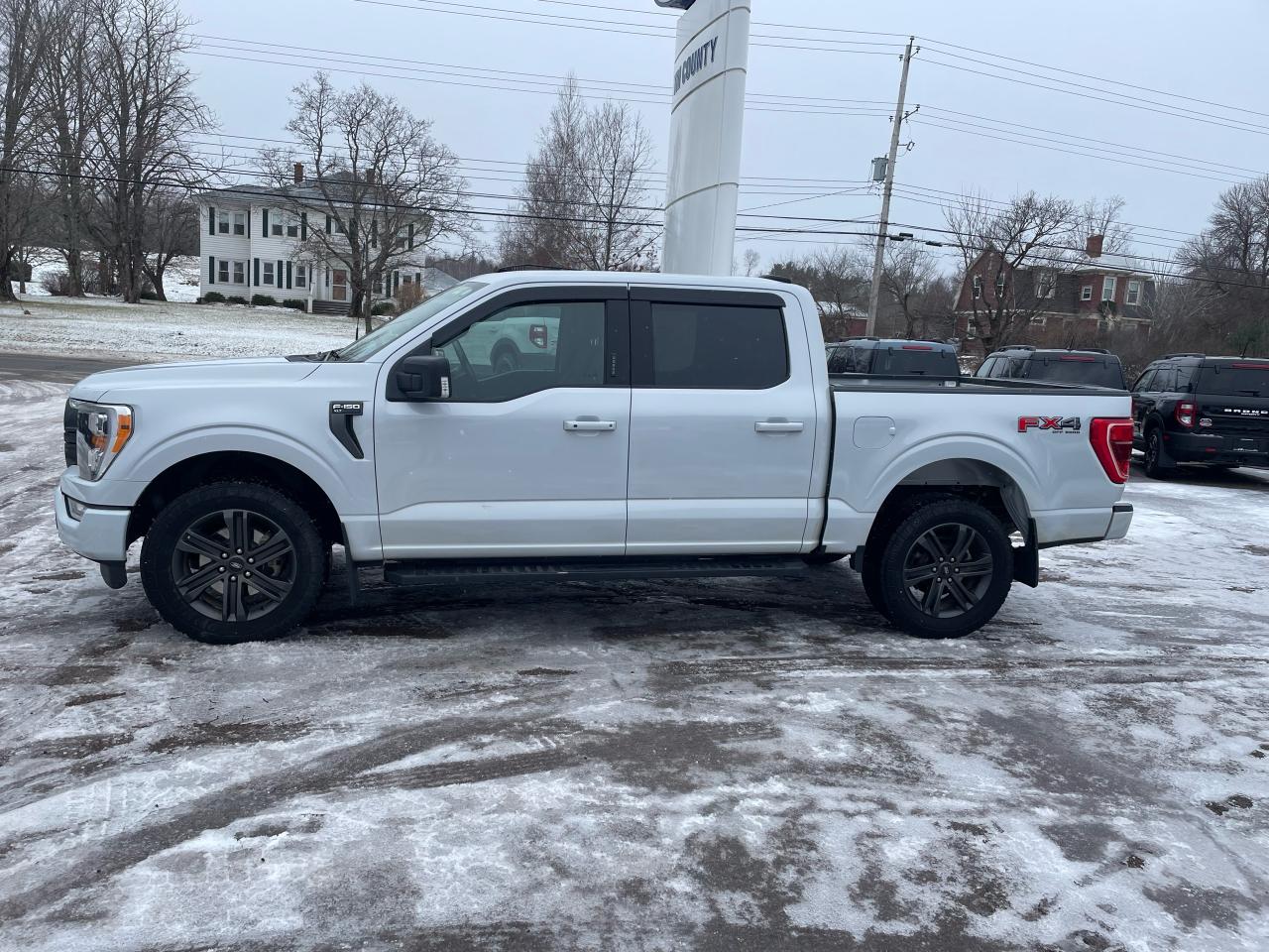 2022 Ford F-150 XLT Photo3