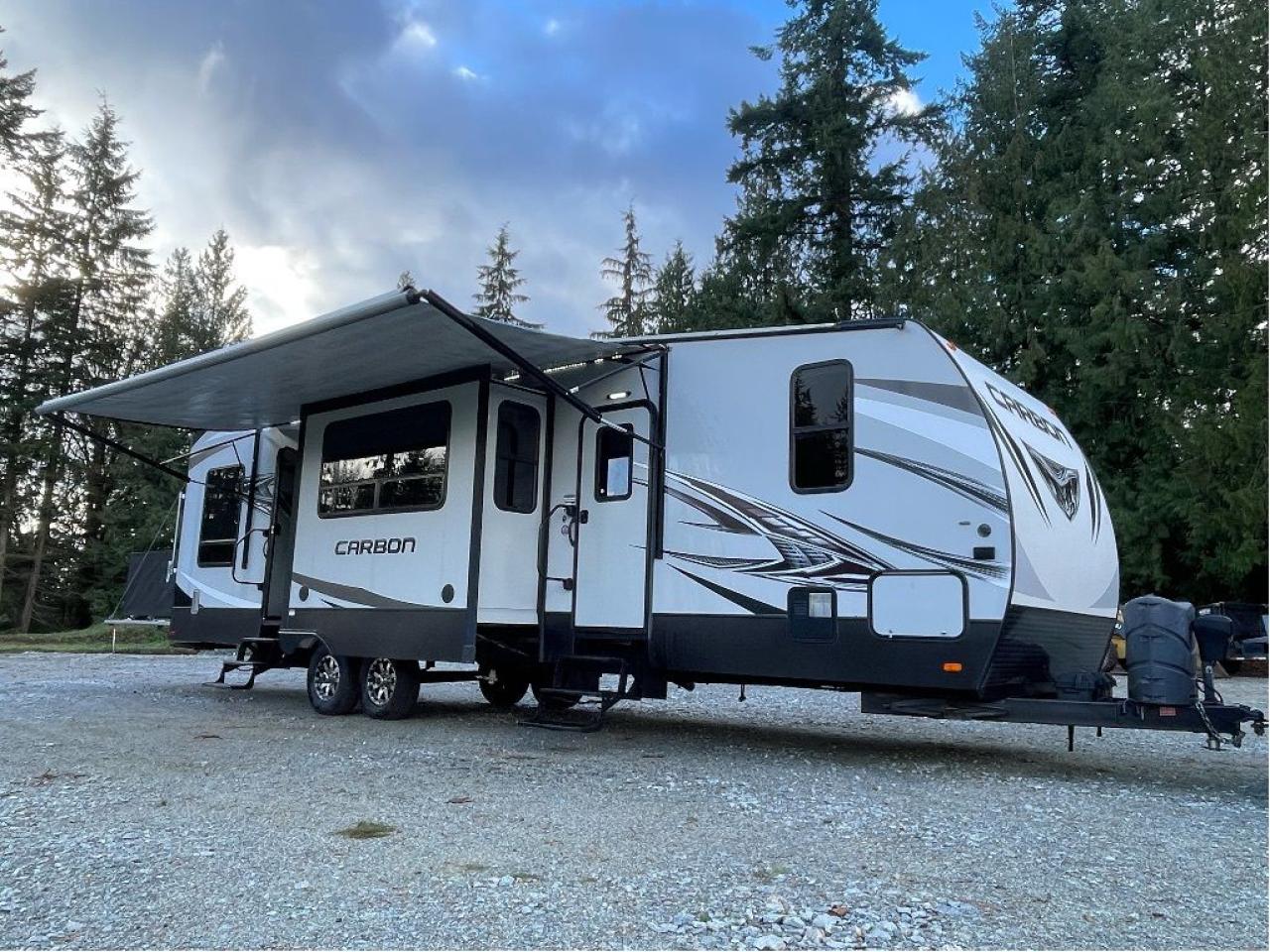 Used 2017 RAM 3500 Carbon 35 Toy Hauler 12FT Garage 4K Gen & Fuel for sale in Langley, BC