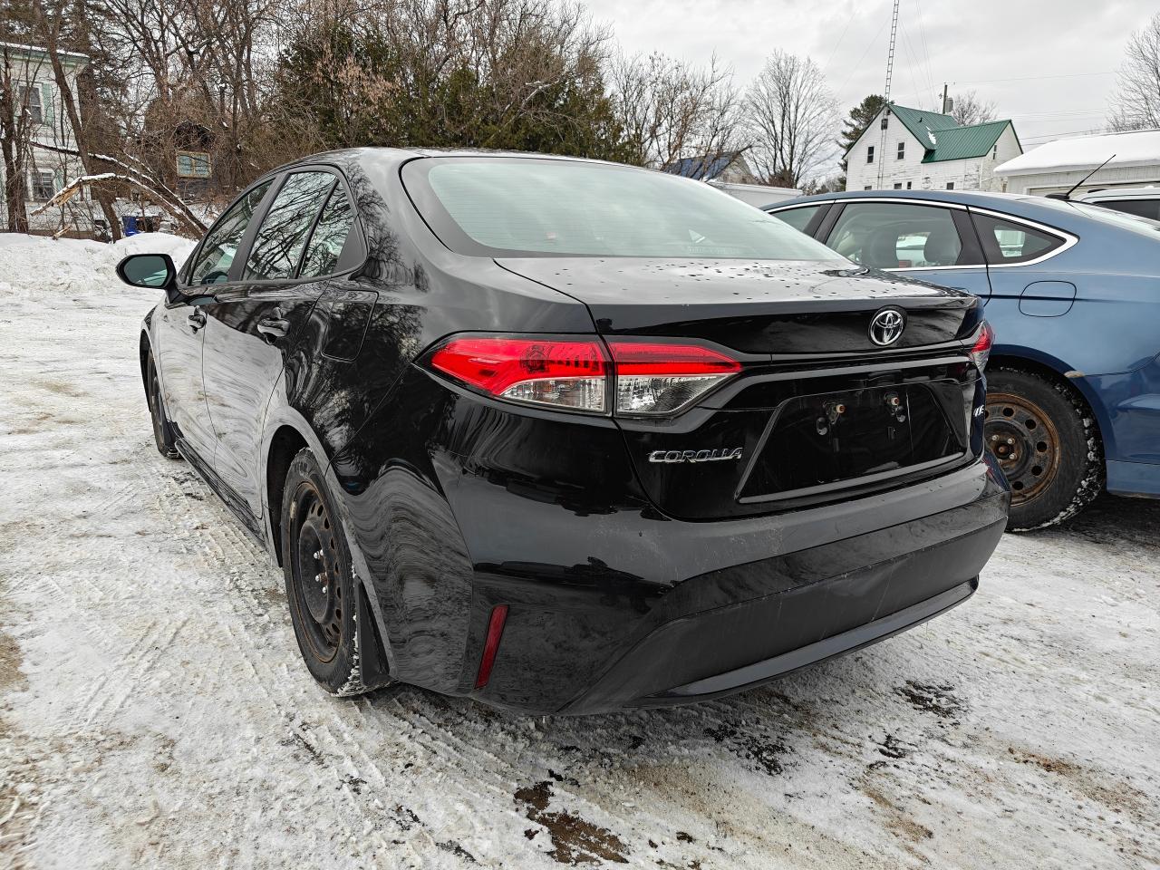 2021 Toyota Corolla LE Photo