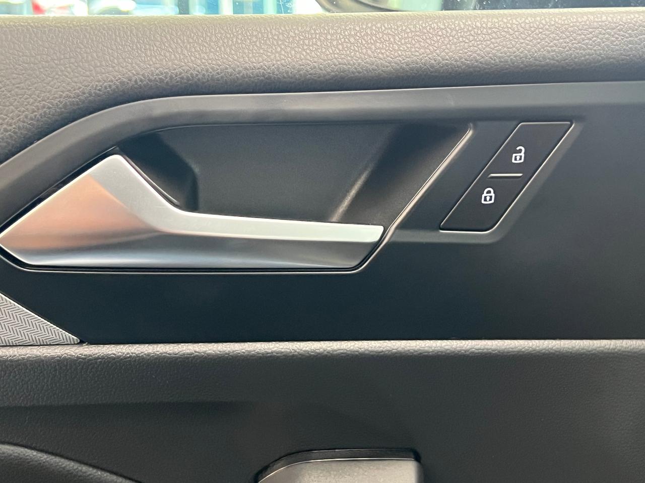 2019 Volkswagen Jetta Comfortline+New Tires+Heated Seats+CLEAN CARFAX Photo