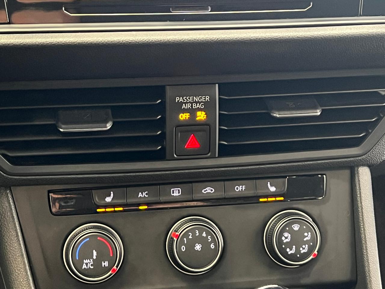 2019 Volkswagen Jetta Comfortline+New Tires+Heated Seats+CLEAN CARFAX Photo
