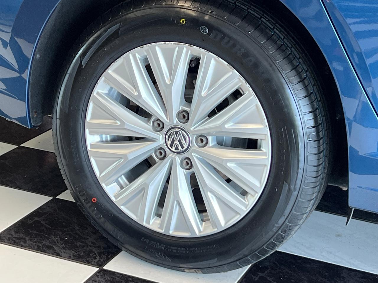 2019 Volkswagen Jetta Comfortline+New Tires+Heated Seats+CLEAN CARFAX Photo