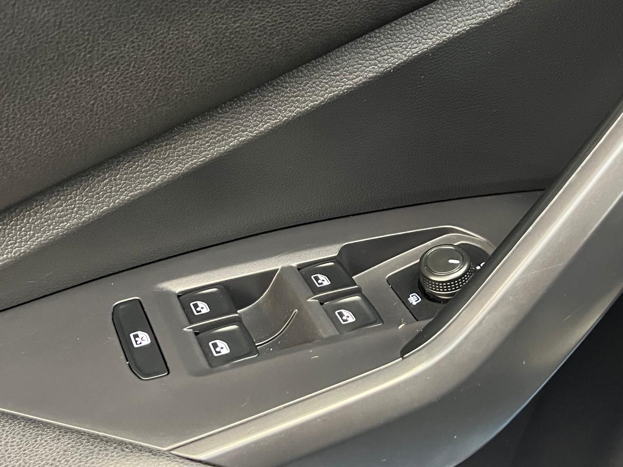 2019 Volkswagen Jetta Comfortline+New Tires+Heated Seats+CLEAN CARFAX Photo