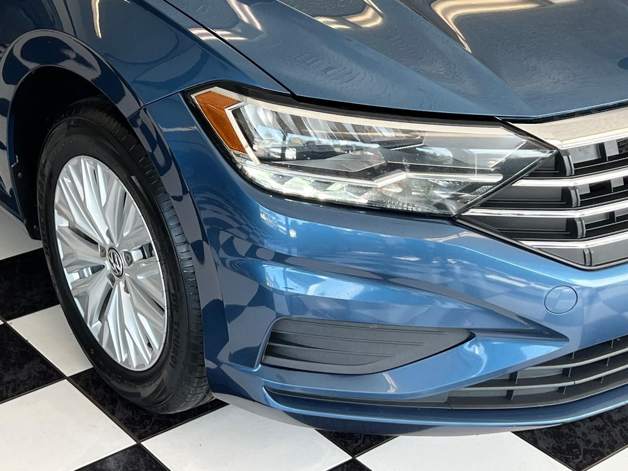 2019 Volkswagen Jetta Comfortline+New Tires+Heated Seats+CLEAN CARFAX Photo