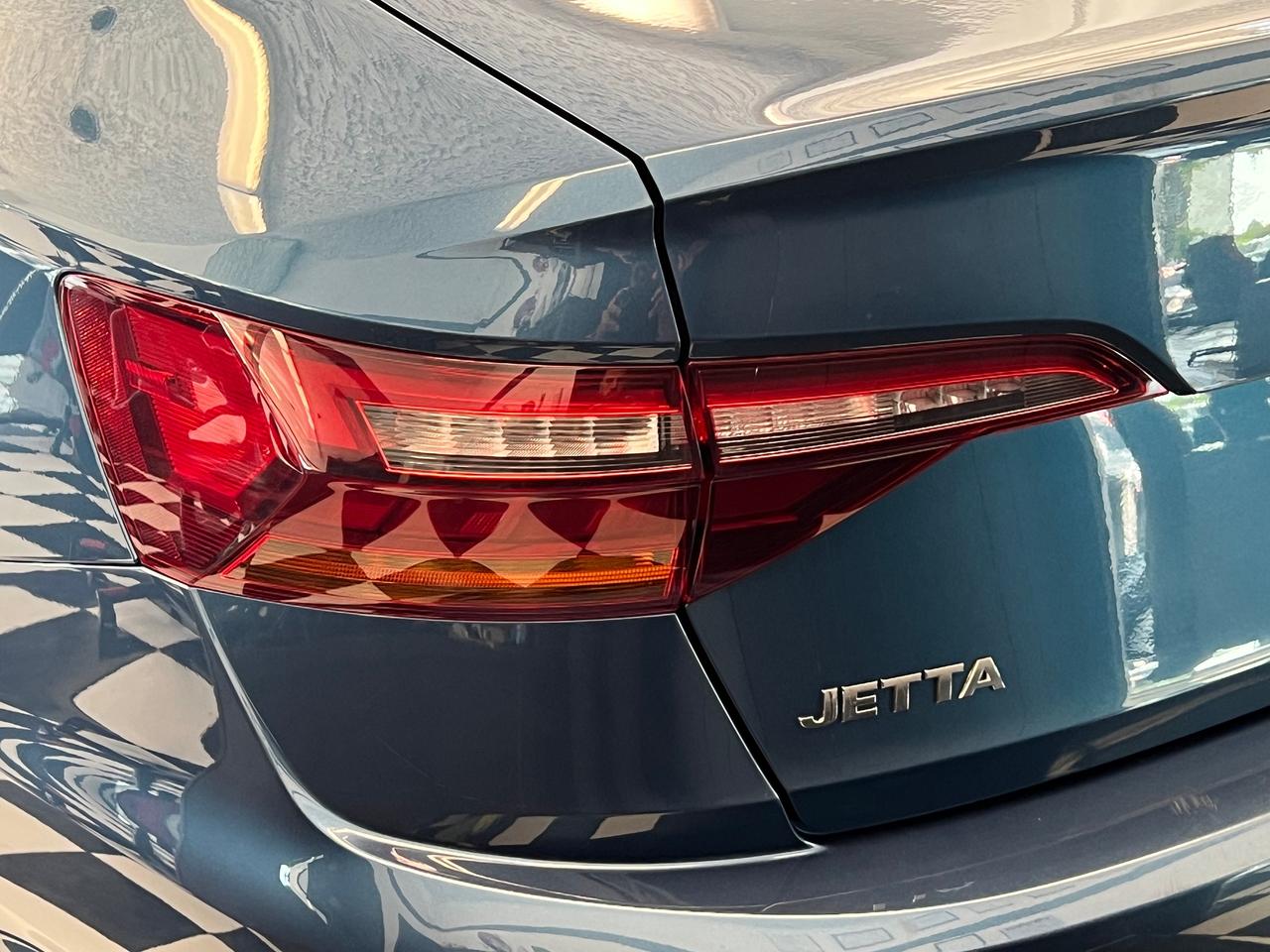 2019 Volkswagen Jetta Comfortline+New Tires+Heated Seats+CLEAN CARFAX Photo