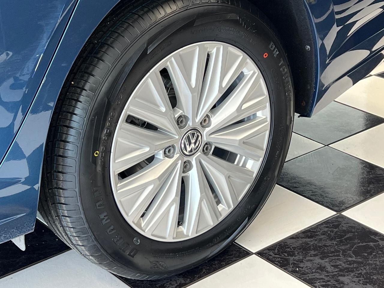 2019 Volkswagen Jetta Comfortline+New Tires+Heated Seats+CLEAN CARFAX Photo