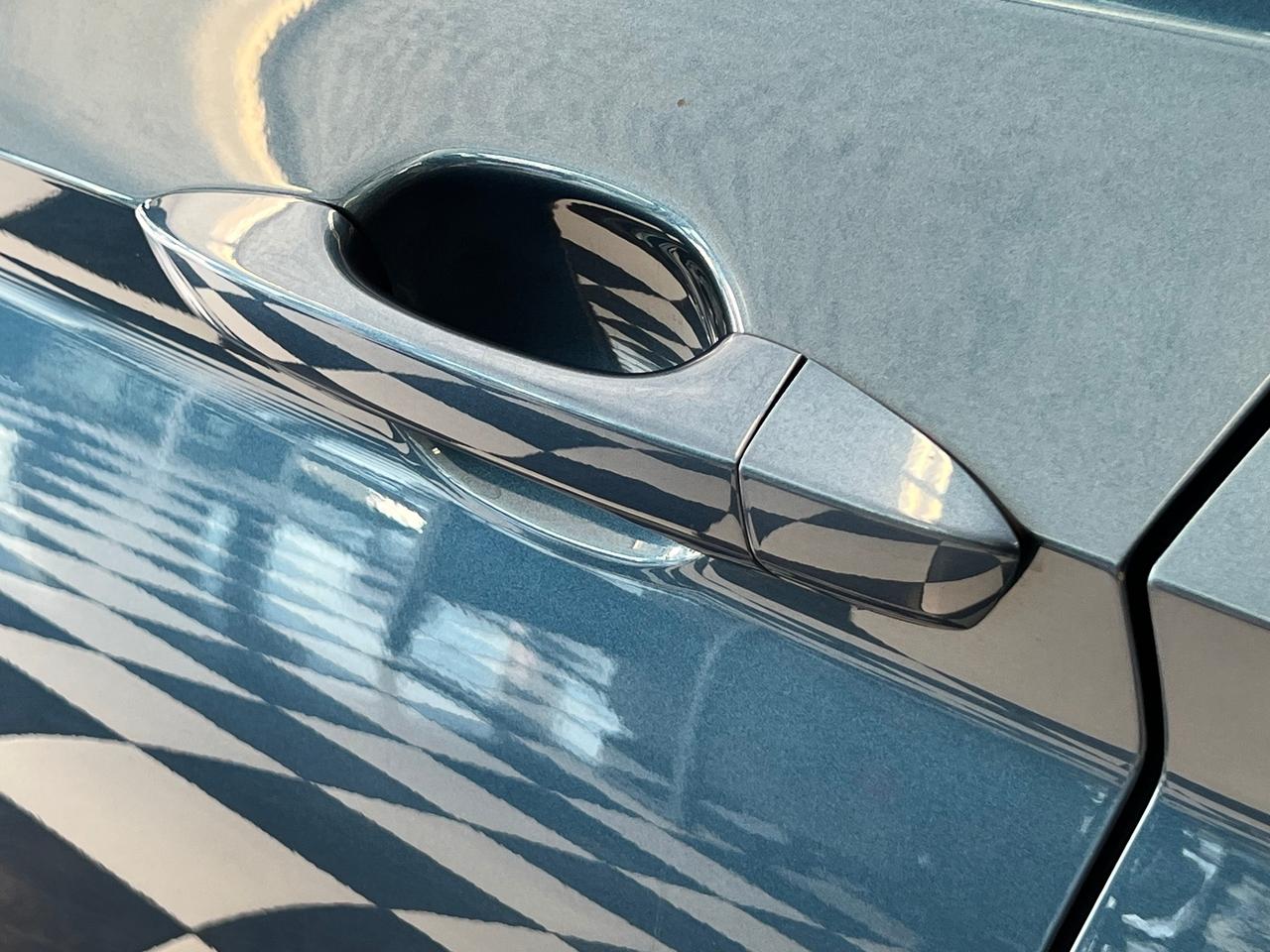 1733941543