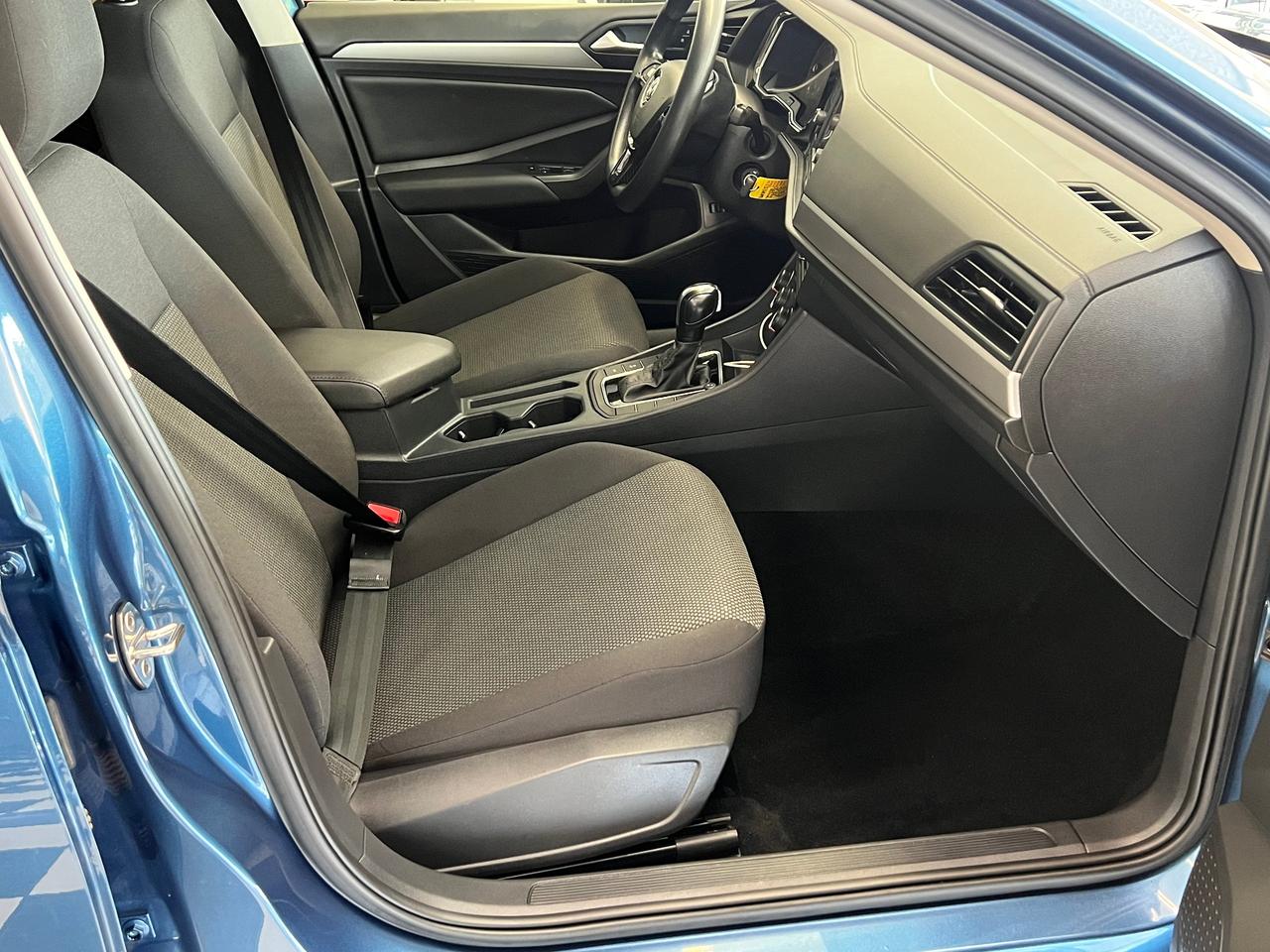 2019 Volkswagen Jetta Comfortline+New Tires+Heated Seats+CLEAN CARFAX Photo