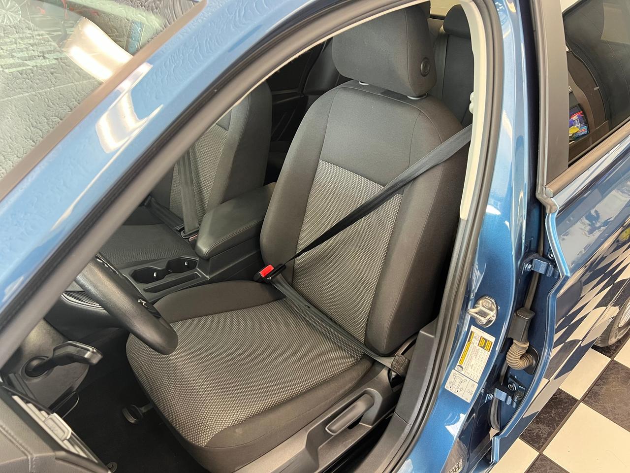 2019 Volkswagen Jetta Comfortline+New Tires+Heated Seats+CLEAN CARFAX Photo