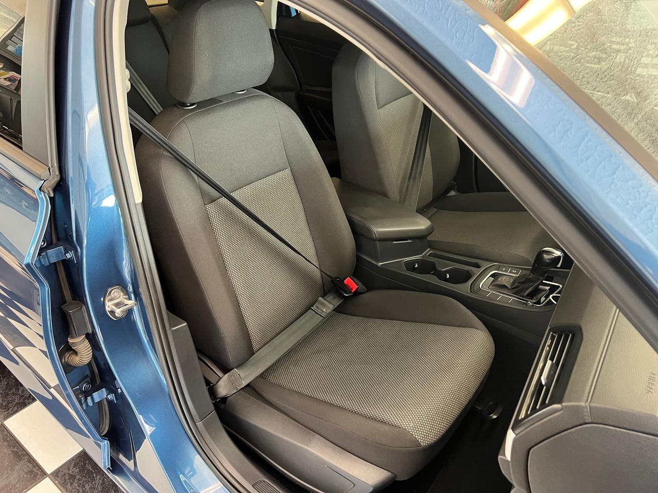 2019 Volkswagen Jetta Comfortline+New Tires+Heated Seats+CLEAN CARFAX Photo
