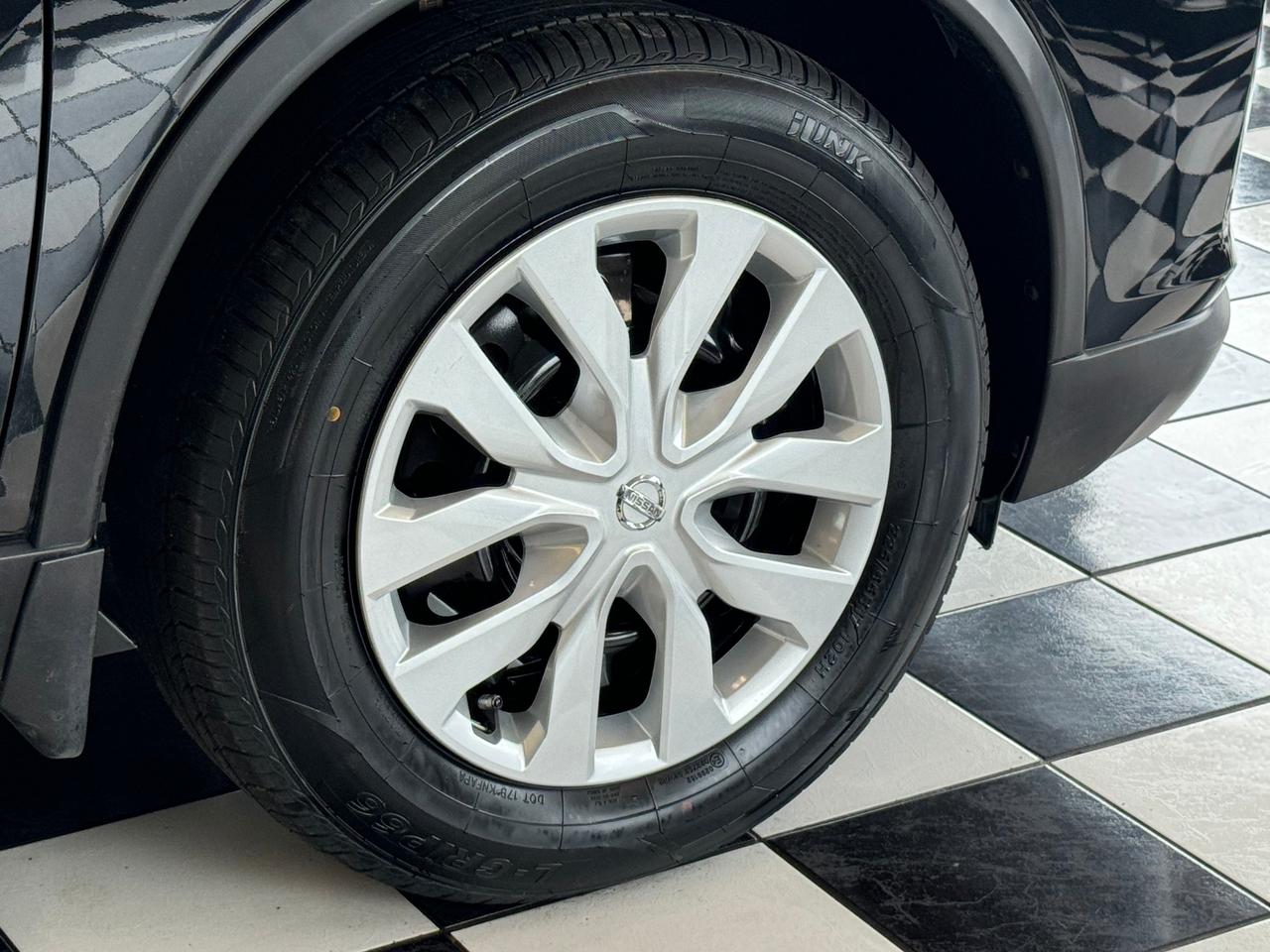 2018 Nissan Rogue S+New Tires+Blind Spot+ApplePlay+ACCIDENT FREE Photo
