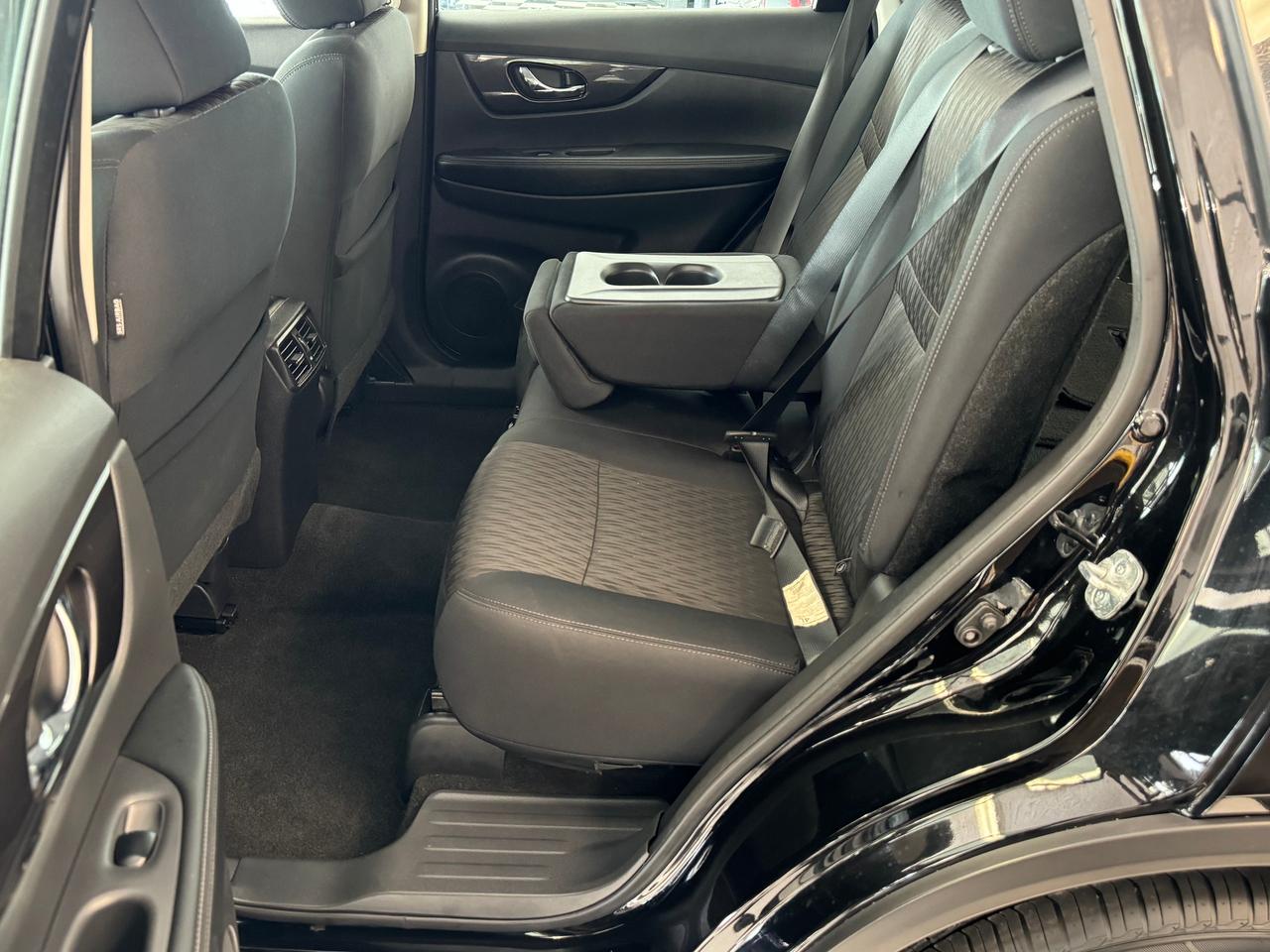 2018 Nissan Rogue S+New Tires+Blind Spot+ApplePlay+ACCIDENT FREE Photo