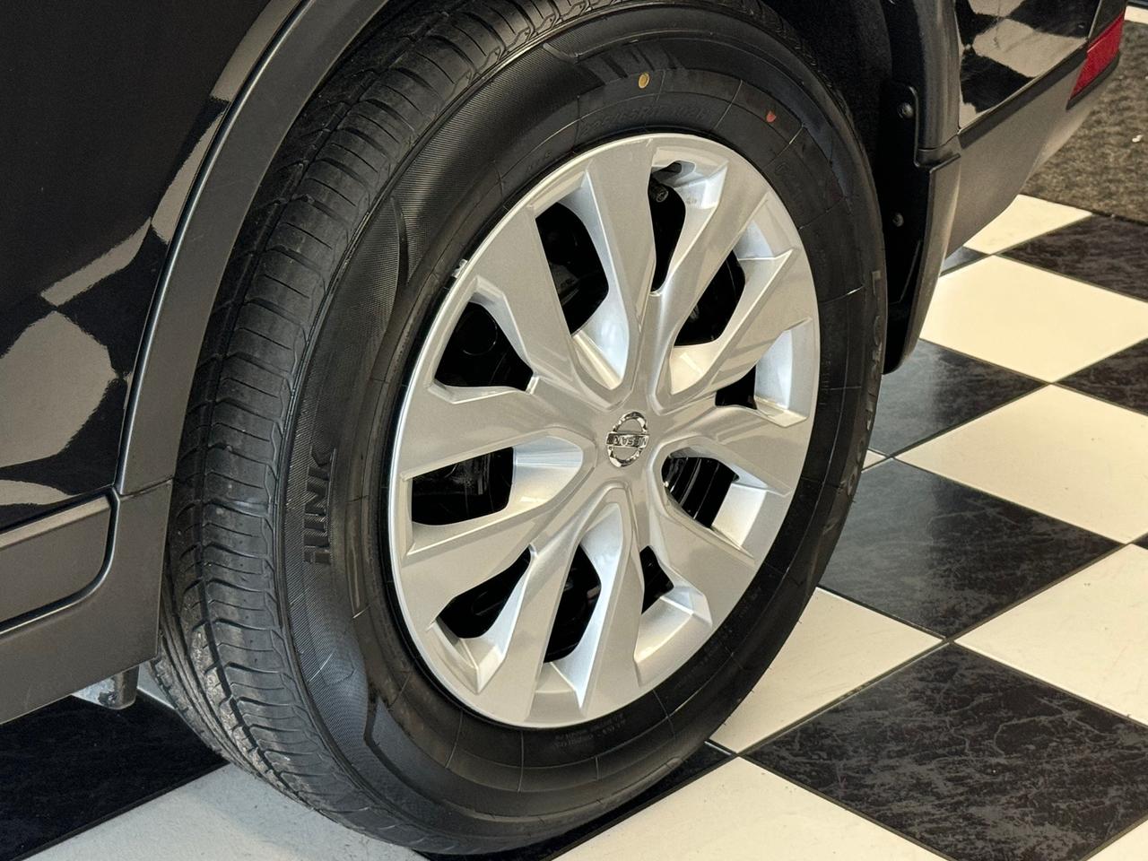 2018 Nissan Rogue S+New Tires+Blind Spot+ApplePlay+ACCIDENT FREE Photo